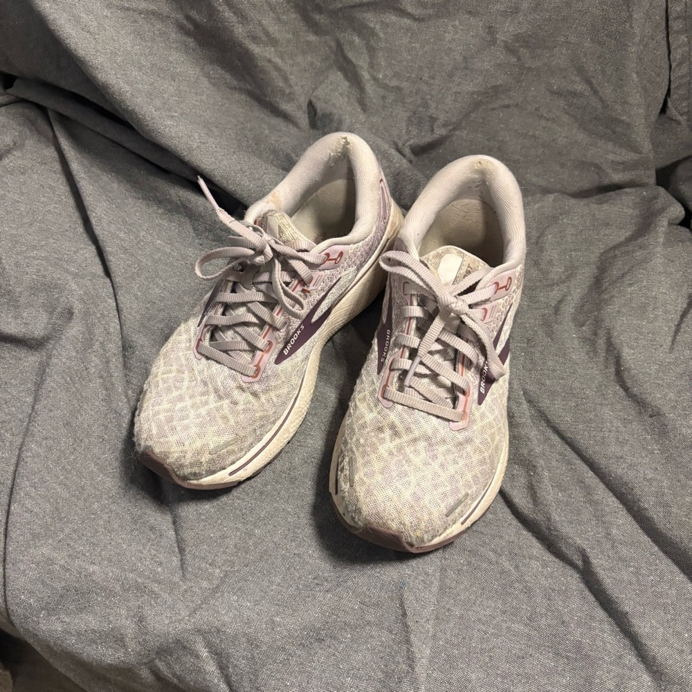 Brooks Ghost 14 size 8 - Picture 3 of 9